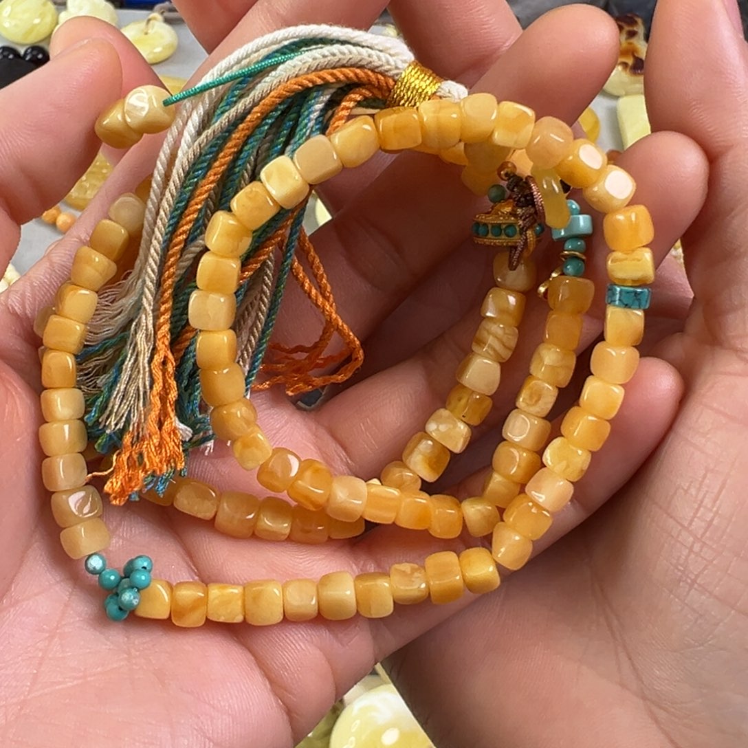 蜜蜡裸石未镶嵌蜜蜡