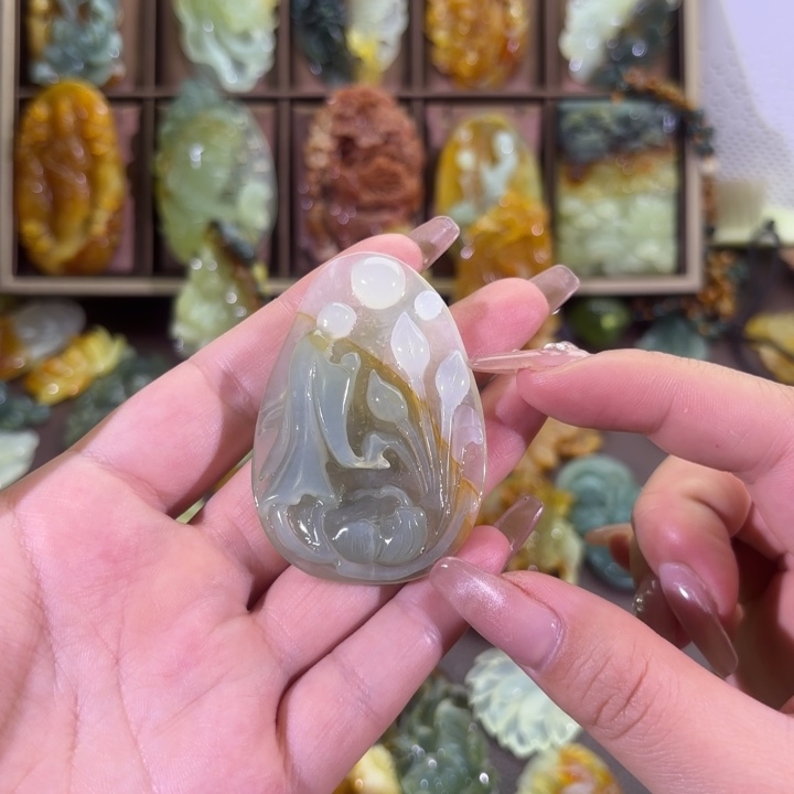 未镶嵌蛇纹石玉颈饰