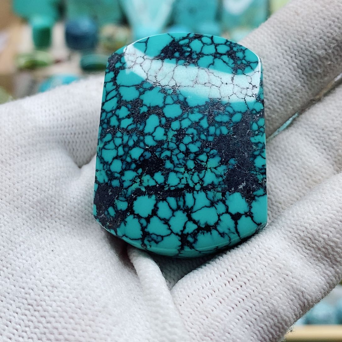 绿松石颈饰未镶嵌