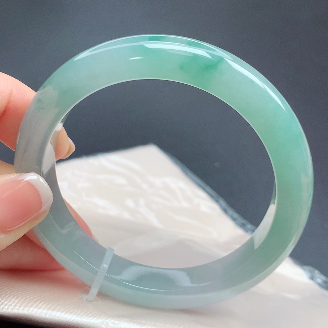 翡翠手镯未镶嵌03n n n n n n n n