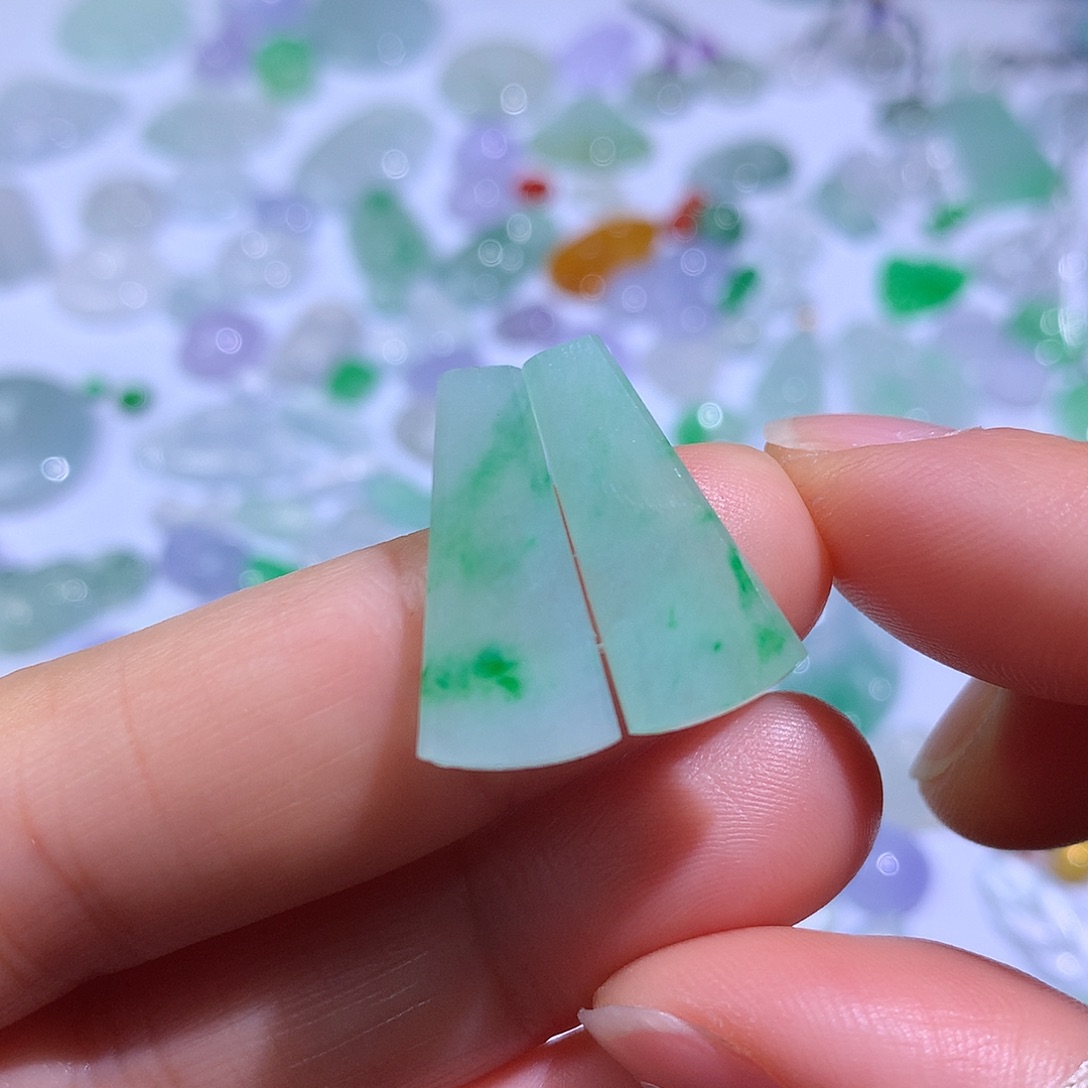 翡翠颈饰未镶嵌无事