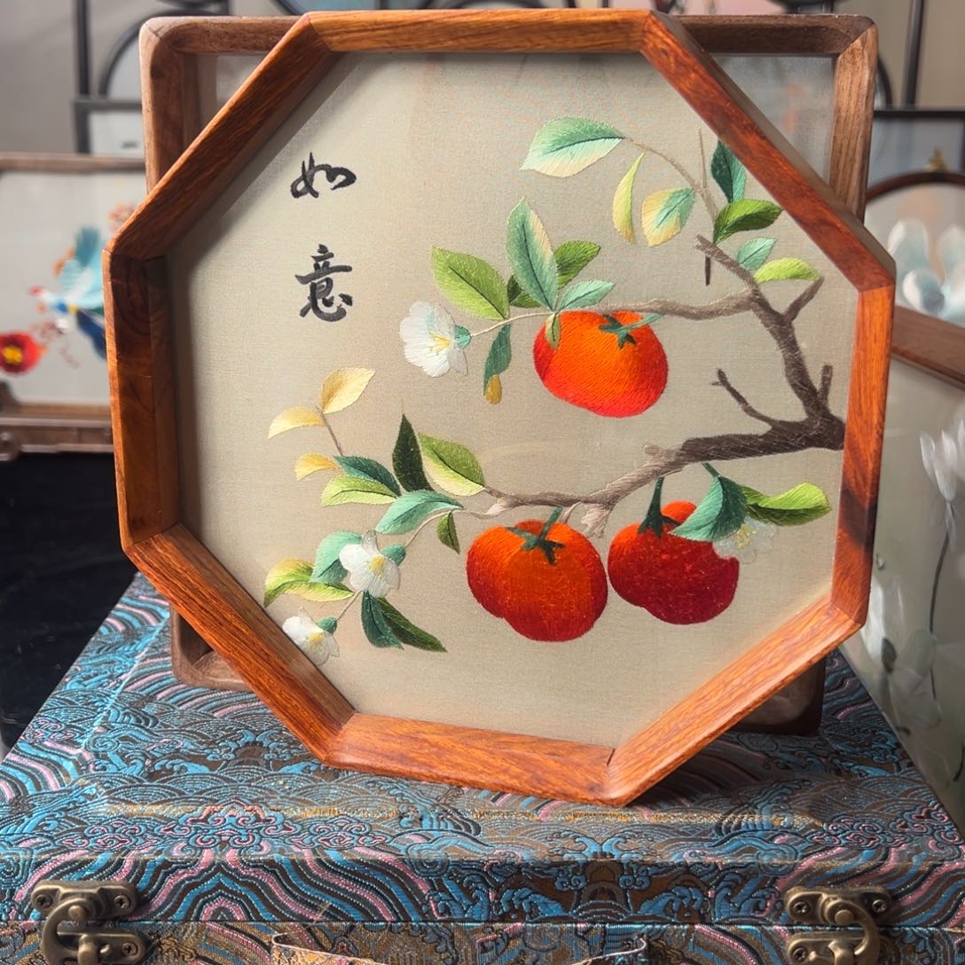 j***i刺绣纯手工刺绣双面绣实木摆件 