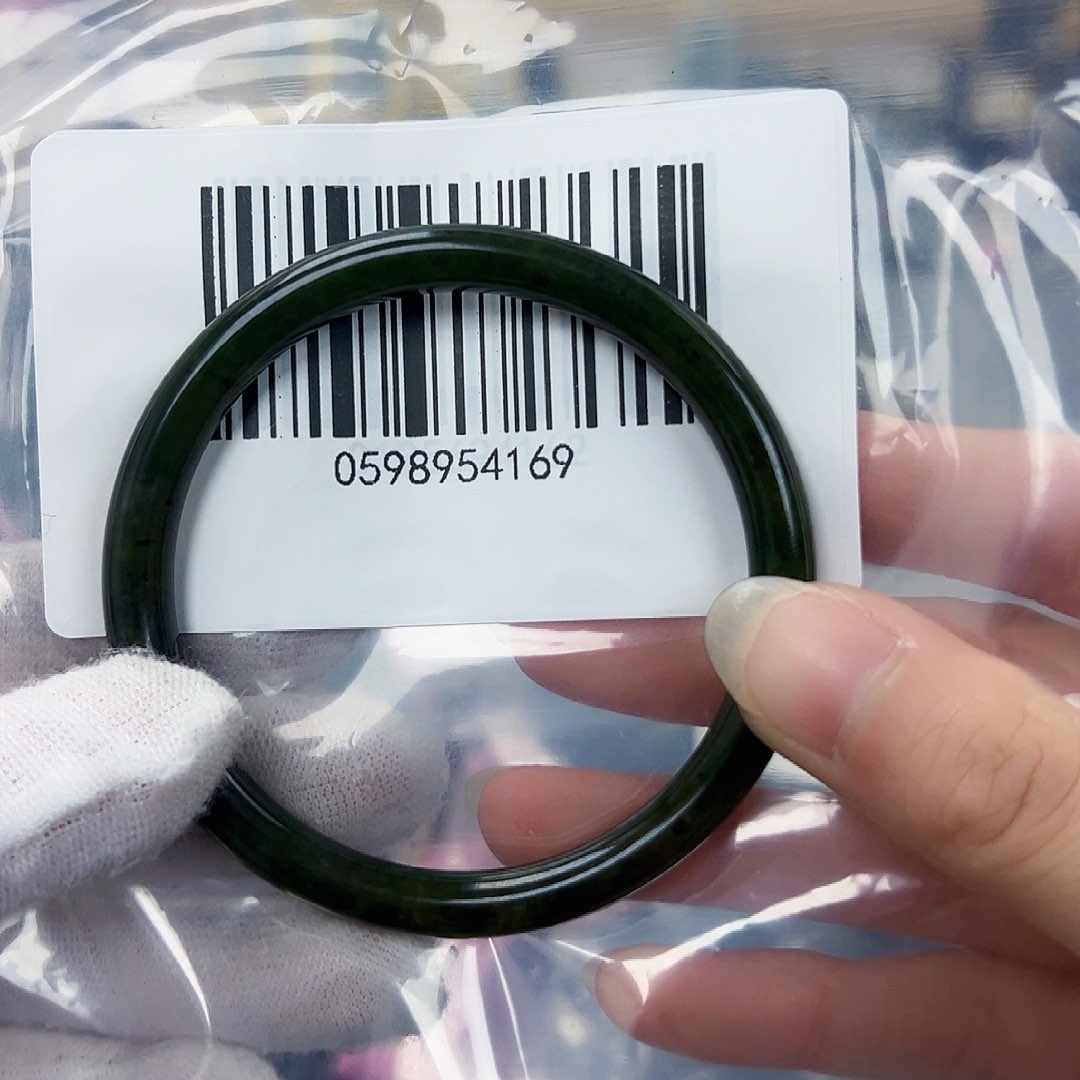 和田玉（碧玉）手镯未镶嵌55