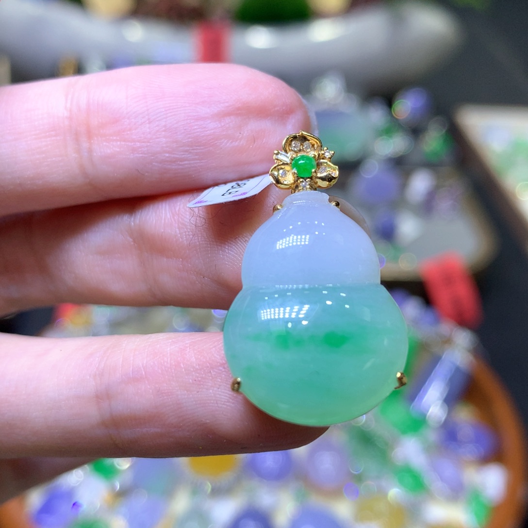 【闪购商品】翡翠颈饰18K金镶嵌翡翠吊坠项链