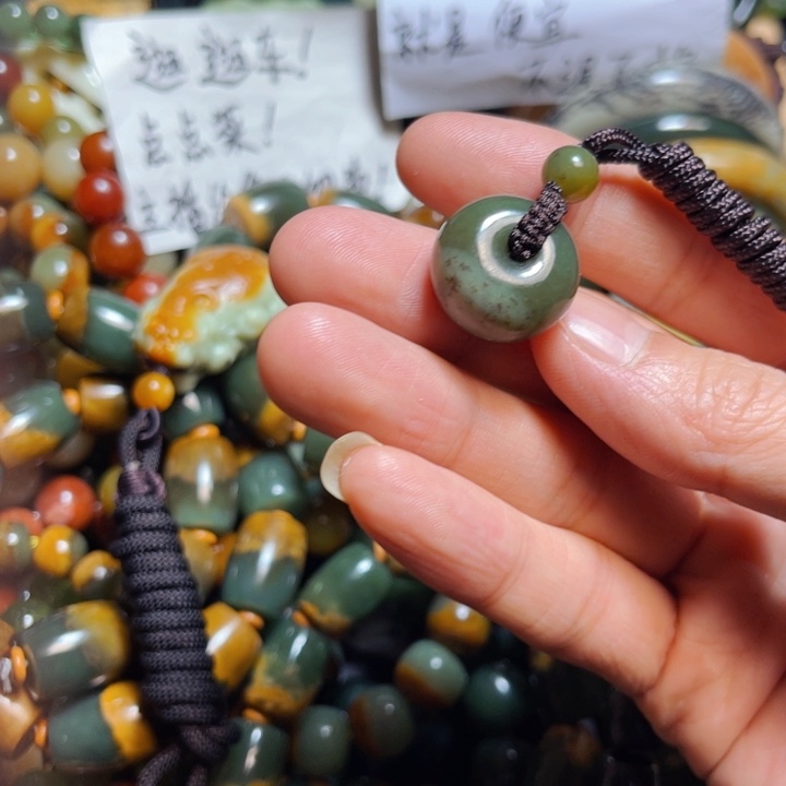 岫岩河磨玉（透闪石质玉）手链未镶嵌
