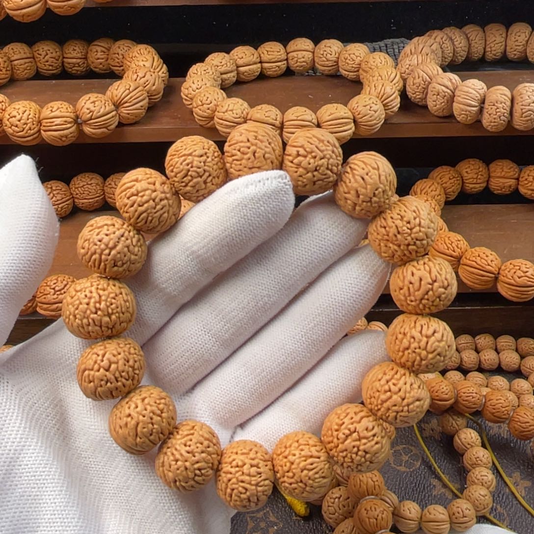 夏***️桃核吊坠龙鳞苹果