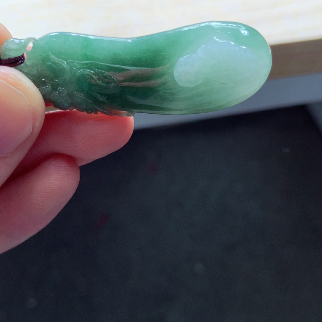 翡翠颈饰未镶嵌吊坠