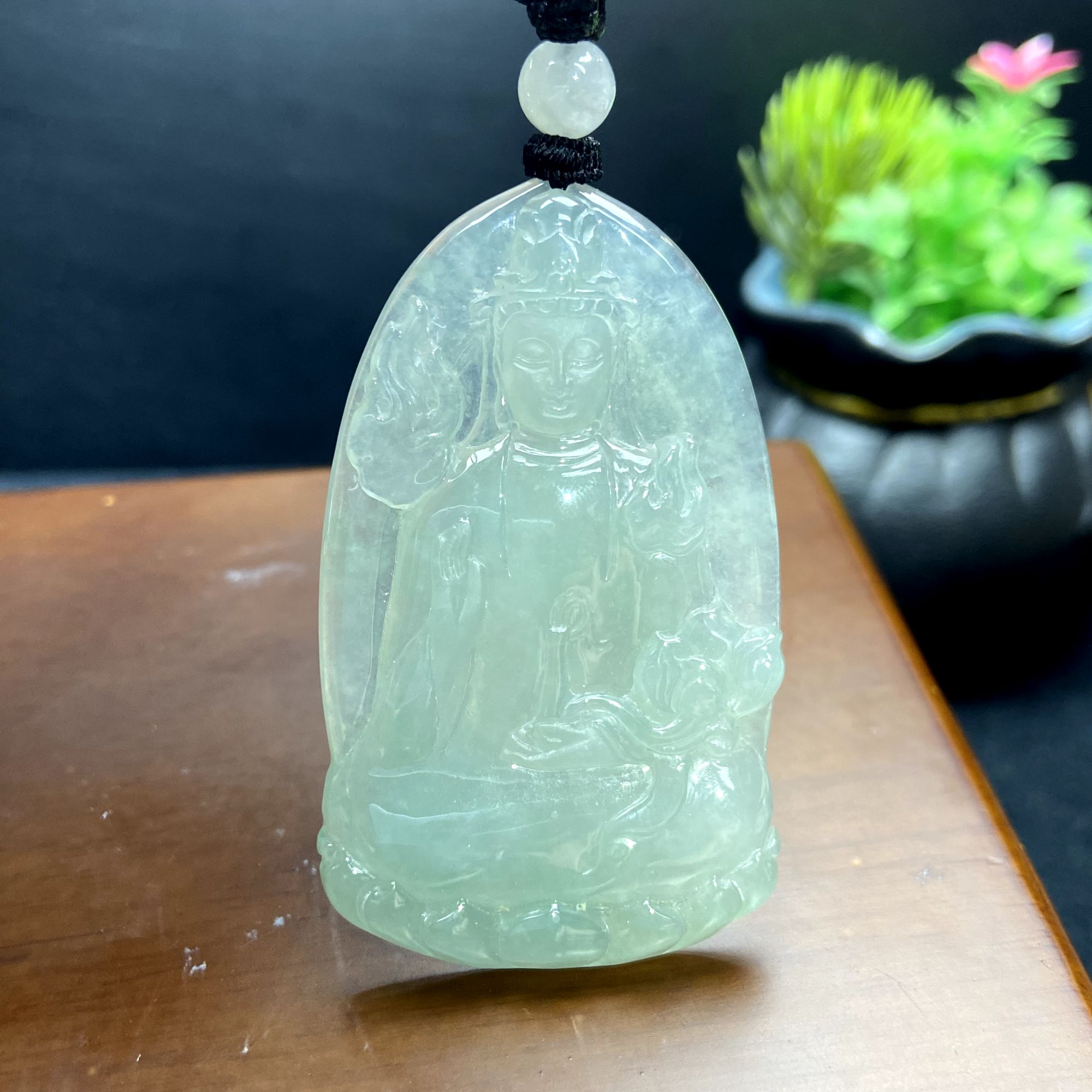 RX8天然缅甸A货翡翠持莲观音牌/087472/北京中保拍卖