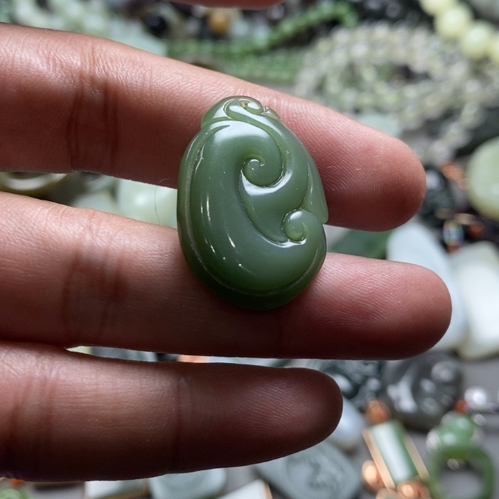 和田玉未镶嵌挂件