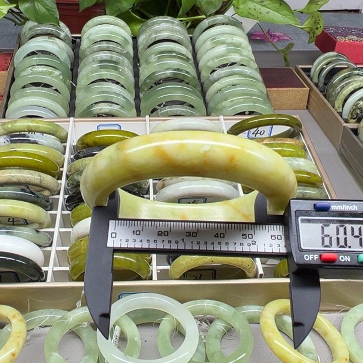 蛇纹石玉未镶嵌手镯20