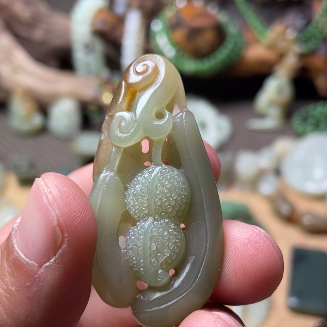 和田玉未镶嵌颈饰