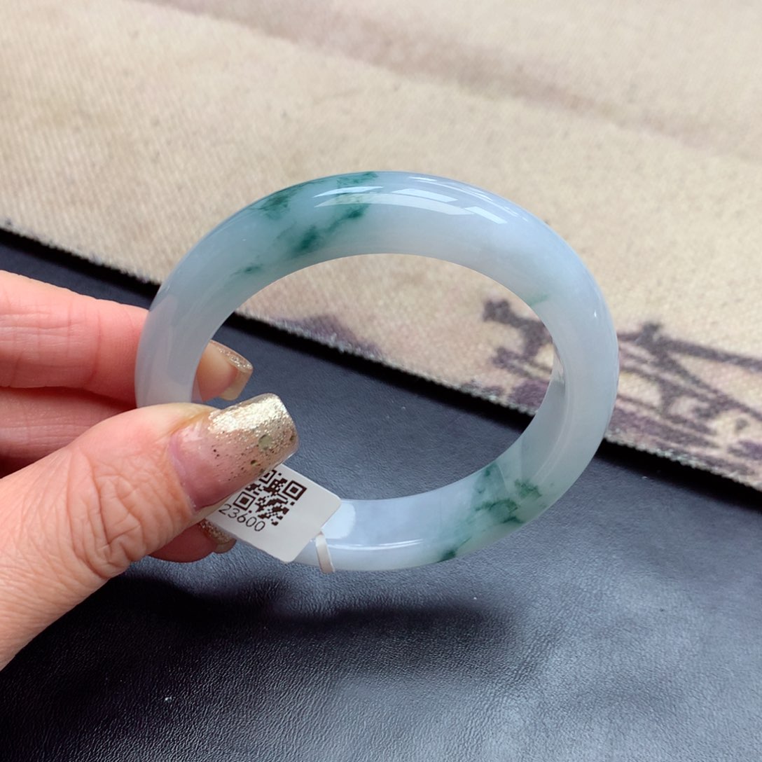 未镶嵌手镯翡翠缅甸翡翠手镯