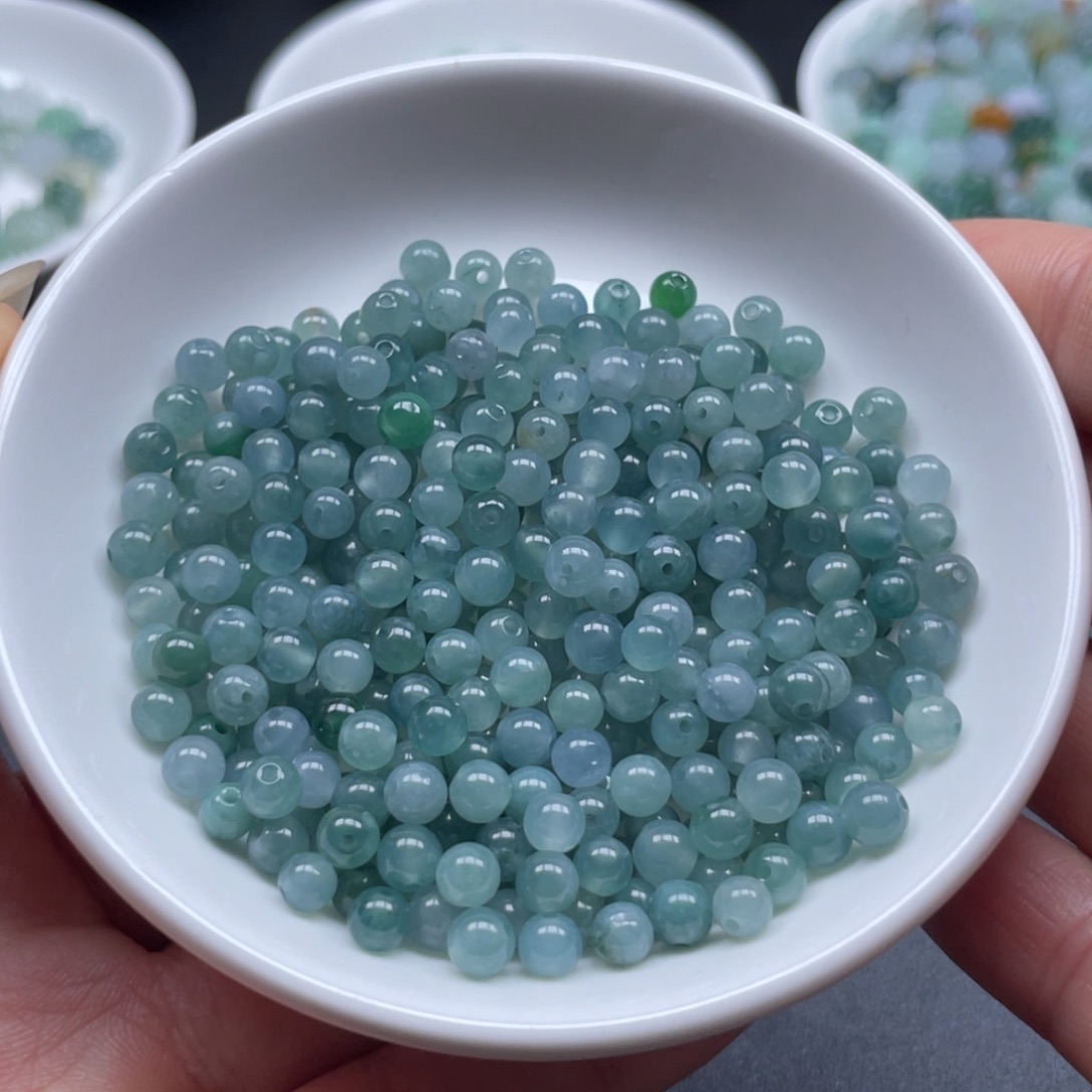 翡翠散珠冰蓝珠300卡4