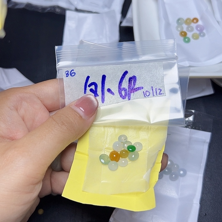 未镶嵌定制翡翠小*不