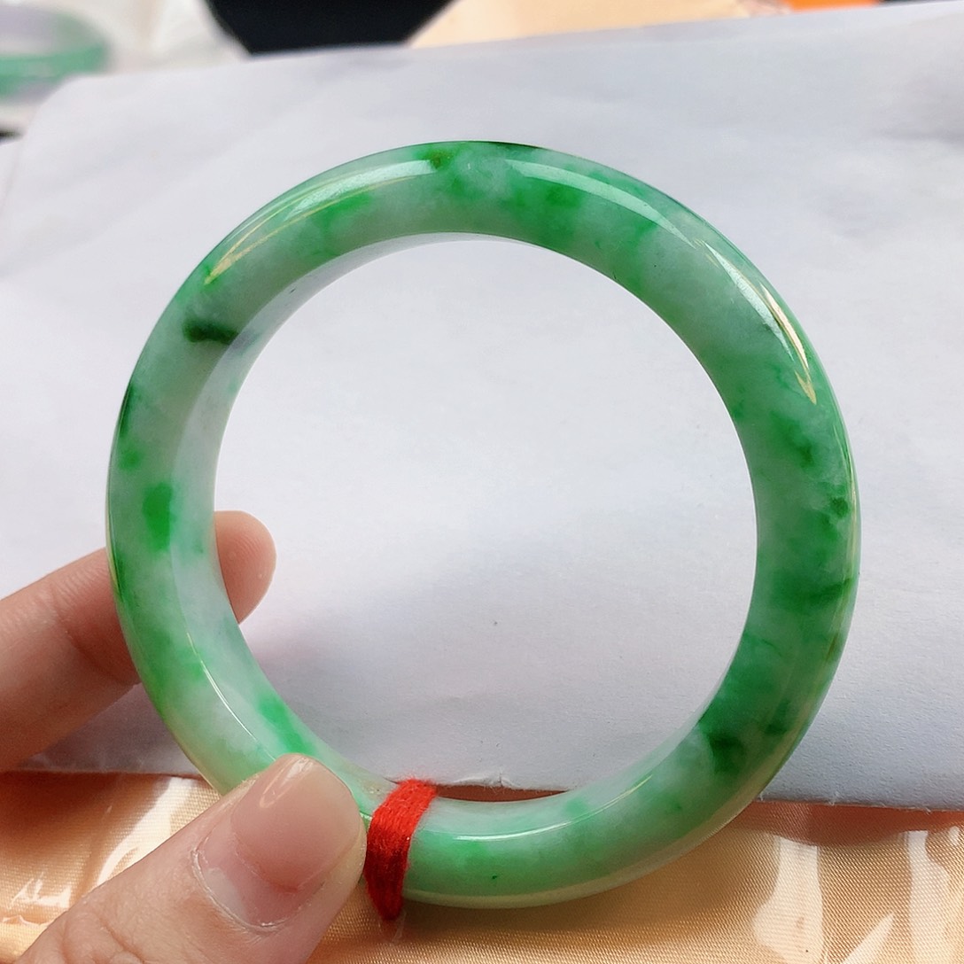 翡翠手镯未镶嵌57圈2069