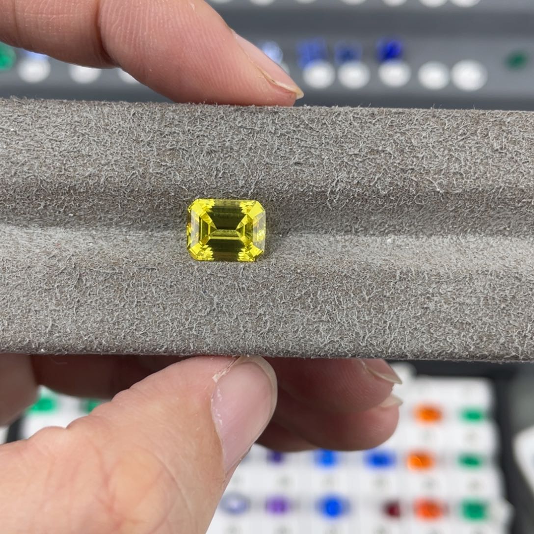 合成（培育）蓝宝石裸石未镶嵌R*3.3克拉