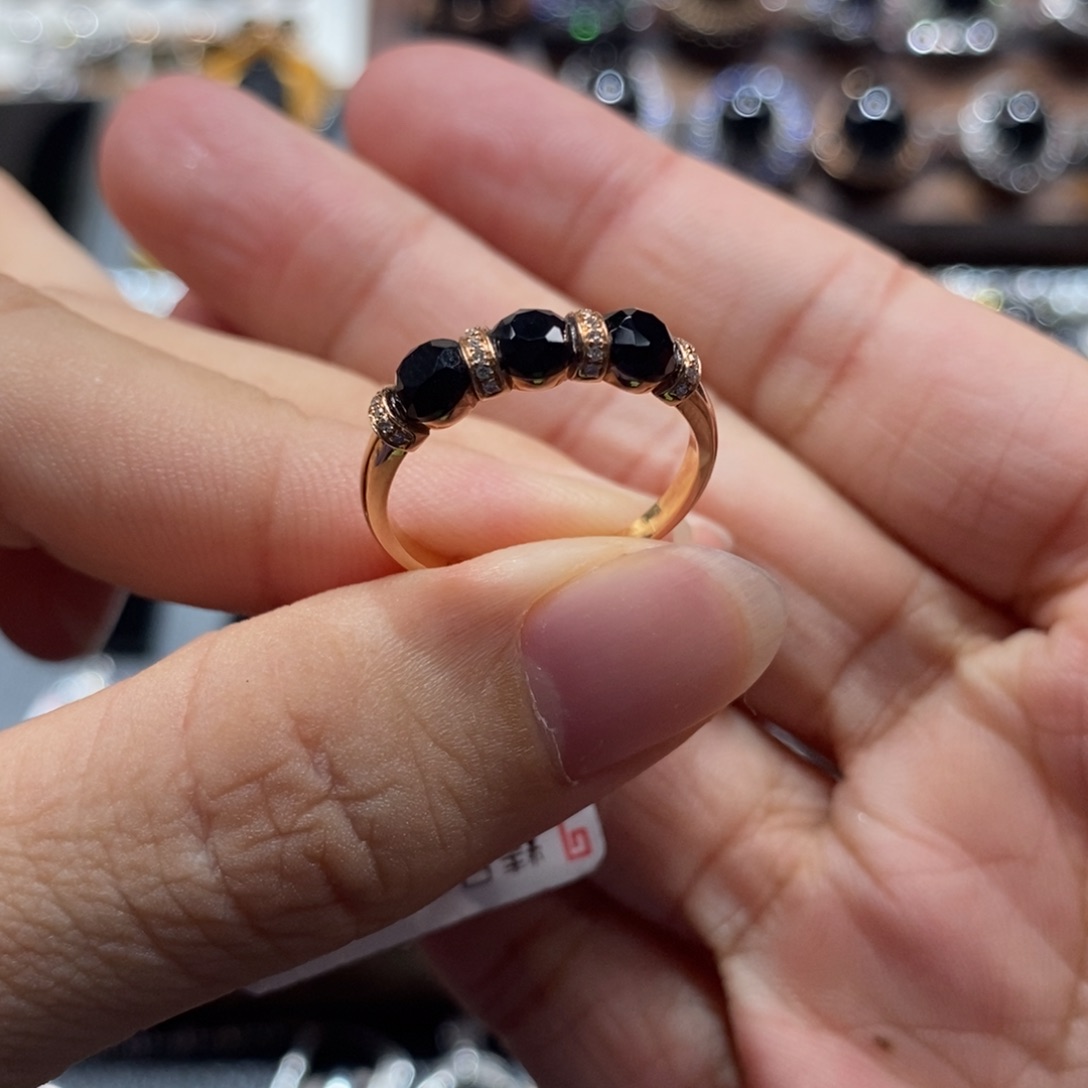 翡翠18K金镶嵌戒指