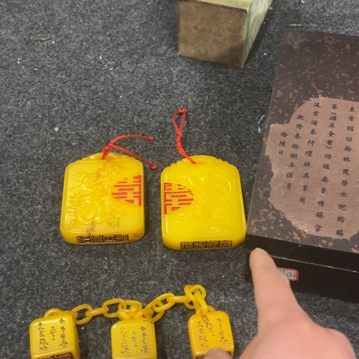 精品摆件工艺品等