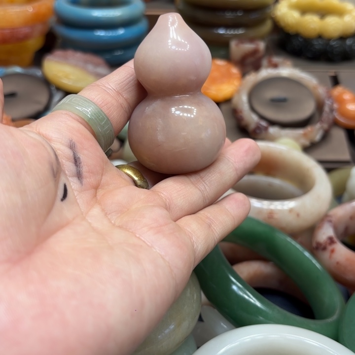 石英岩玉合金颈饰