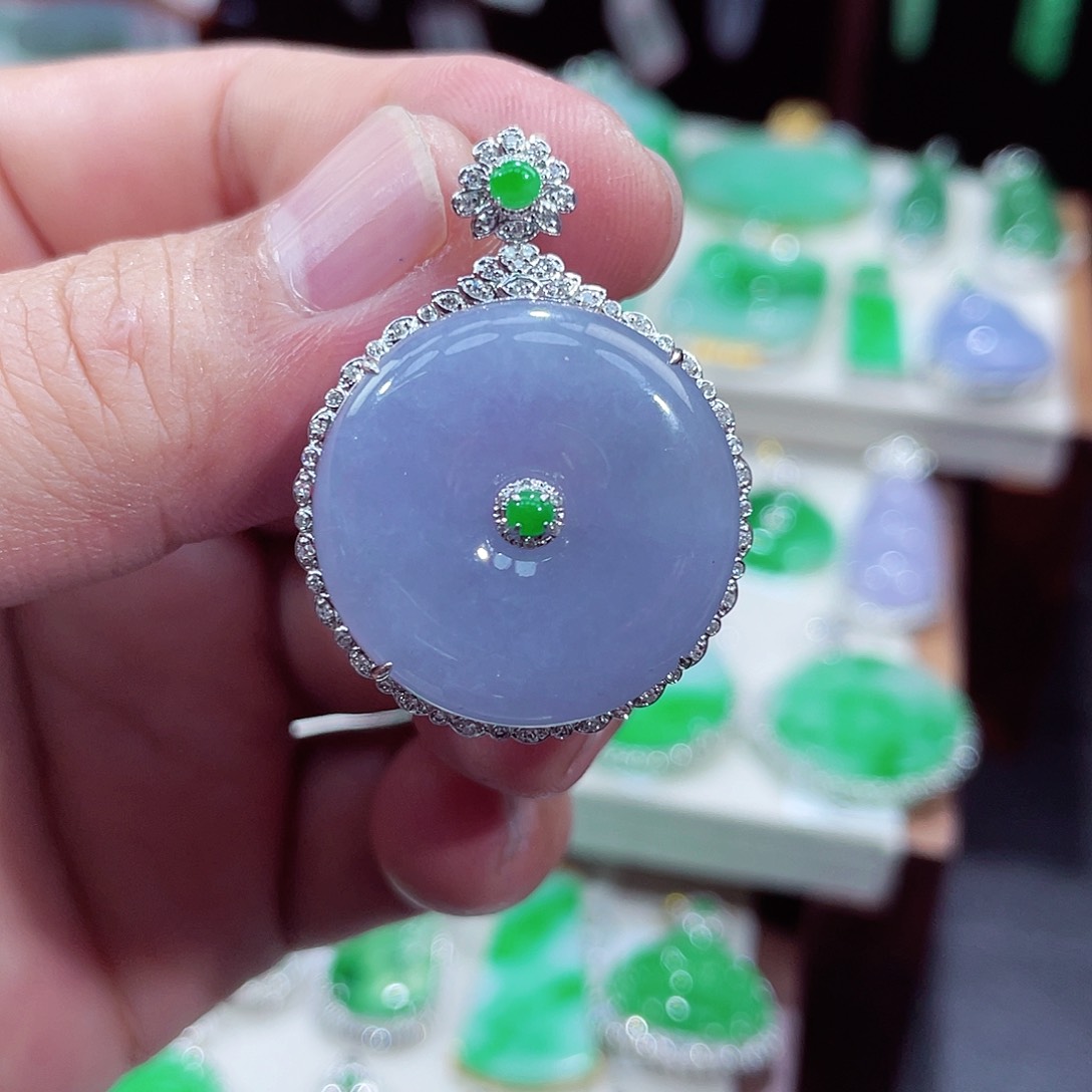 翡翠吊坠(不含链)18K金镶嵌