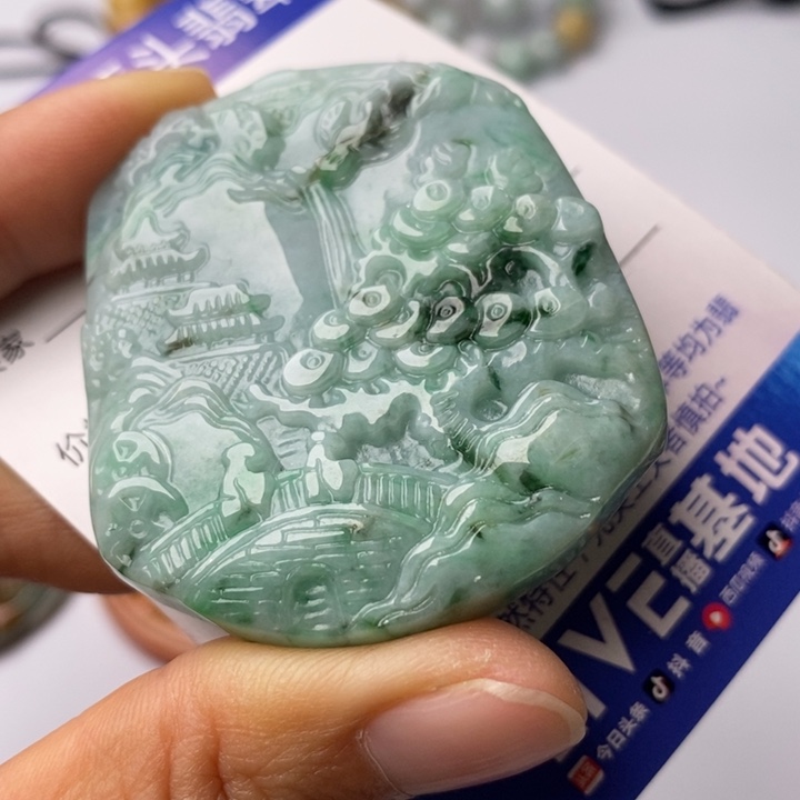 翡翠颈饰未镶嵌翡翠