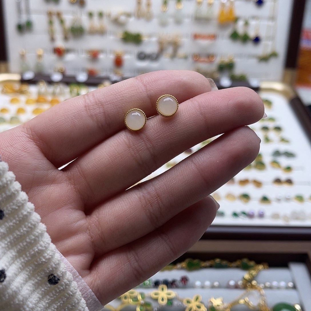 未镶嵌和田玉耳饰