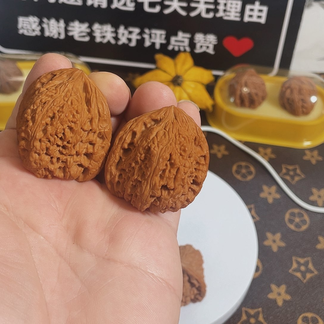 桃核吊坠南疆三角