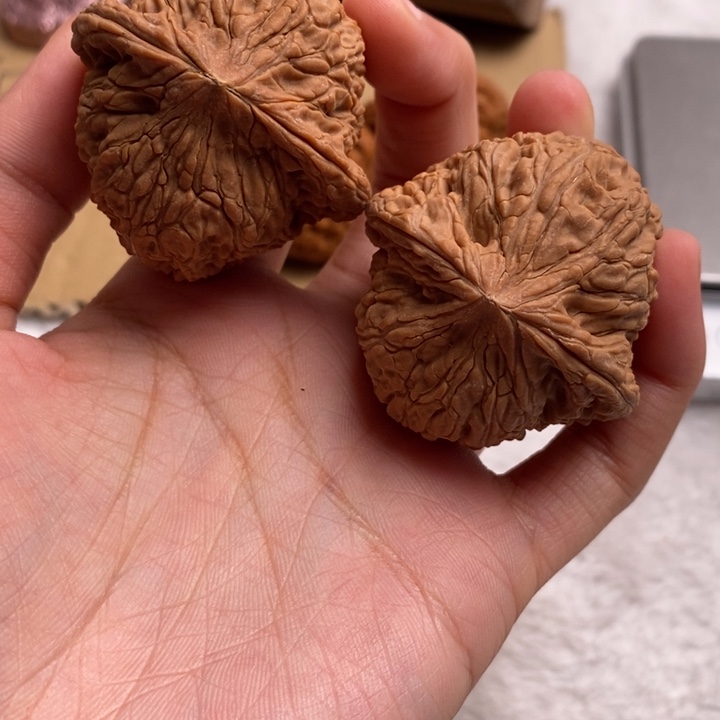 文玩核桃吊坠盘**行泥鳅
