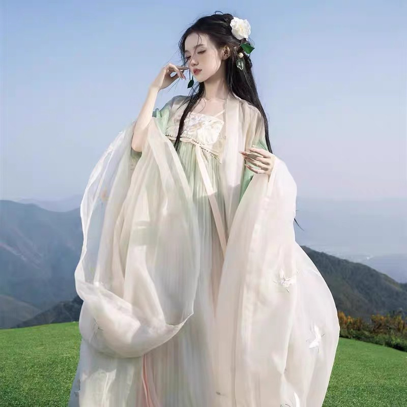 【白山茶】汉服女春秋季诃子裙国风大典走秀款山茶绣花大袖衫