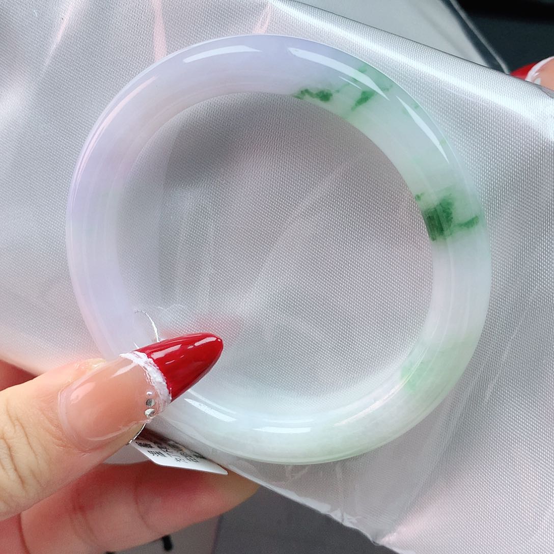 翡翠手镯未镶嵌53圈