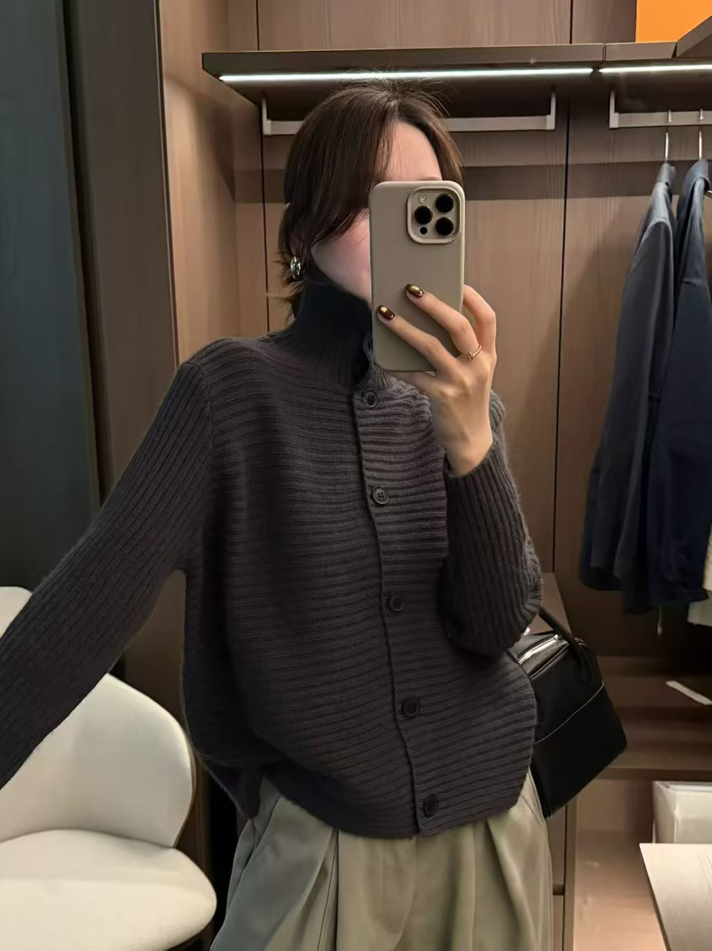 韩系纯色立领高级感软糯单排扣针织开衫女新款百搭休闲毛衣G9-82