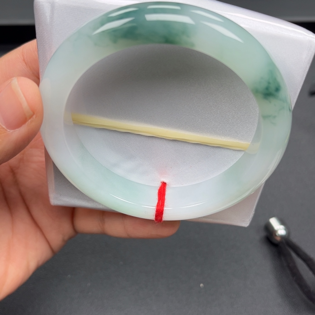 翡翠未镶嵌手镯手镯