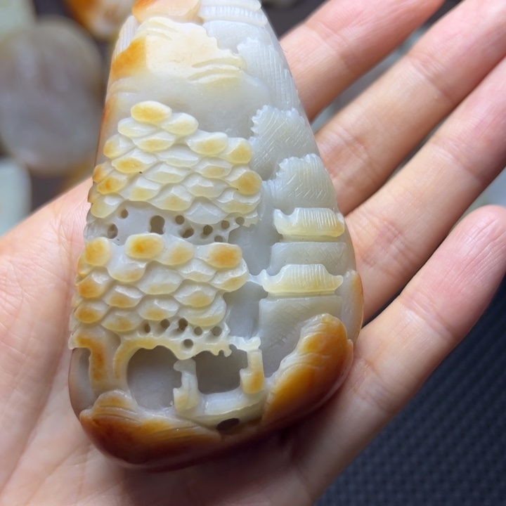 颈饰未镶嵌和田玉