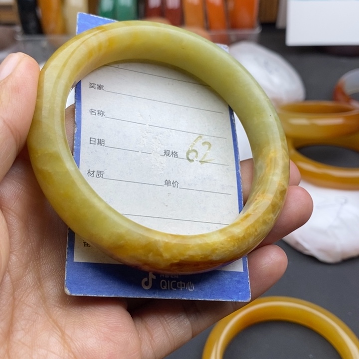 石英质玉未镶嵌手镯