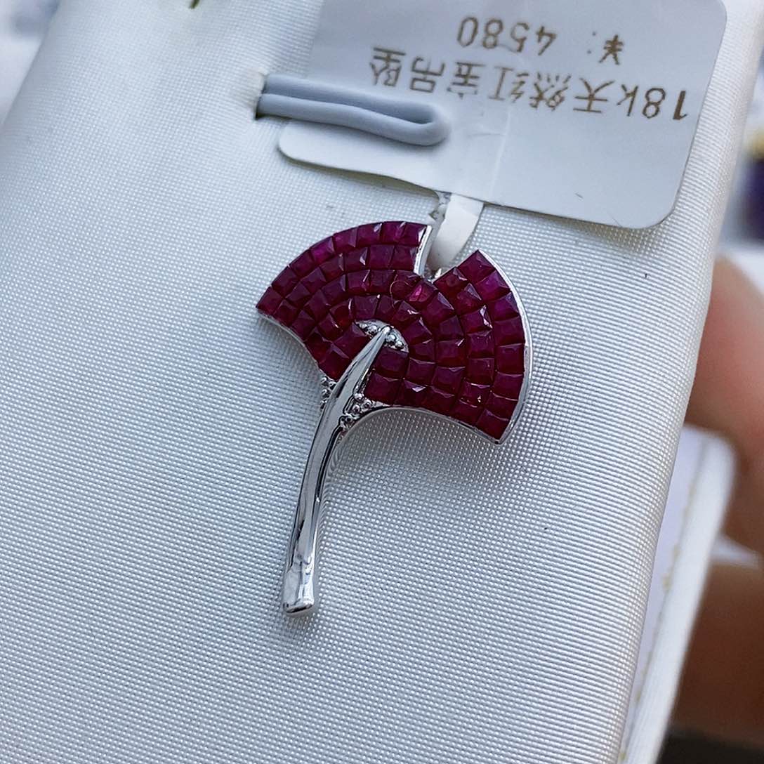 红宝石无烧鸽血红吊坠1.40ct18K金镶嵌