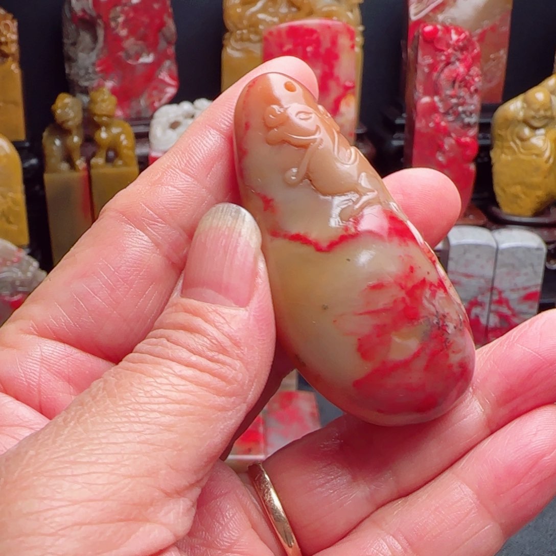 昌化石昌化鸡血石