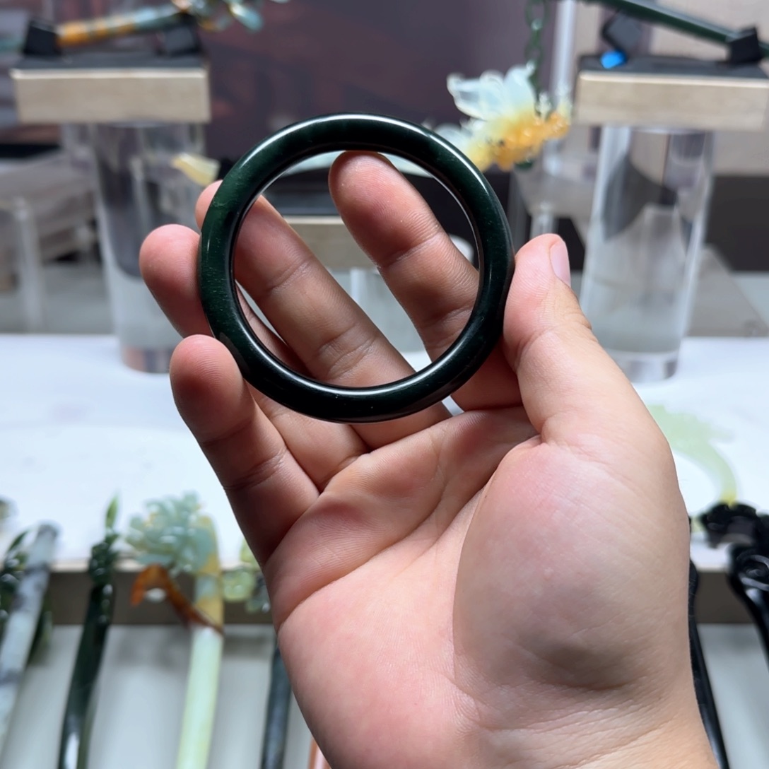 蛇纹石玉手镯合金白*予