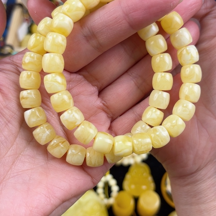 琥珀珠宝奇石未镶嵌琥珀，多样性发其一