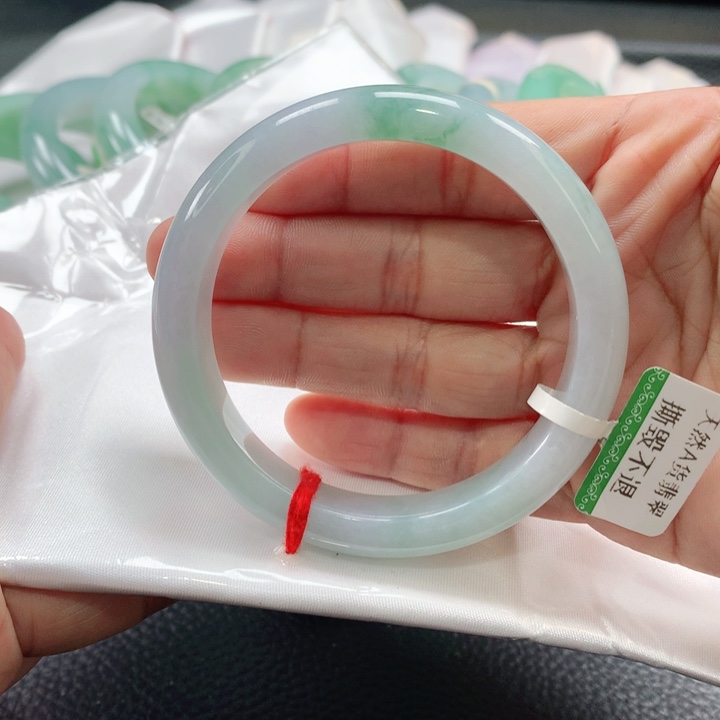 翡翠手镯未镶嵌5454545555