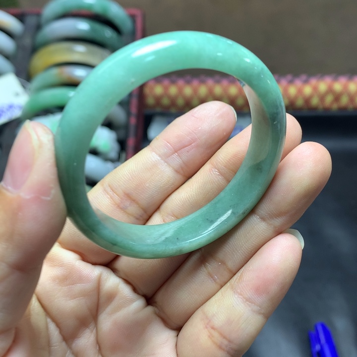 定制翡翠未镶嵌翡翠手镯43