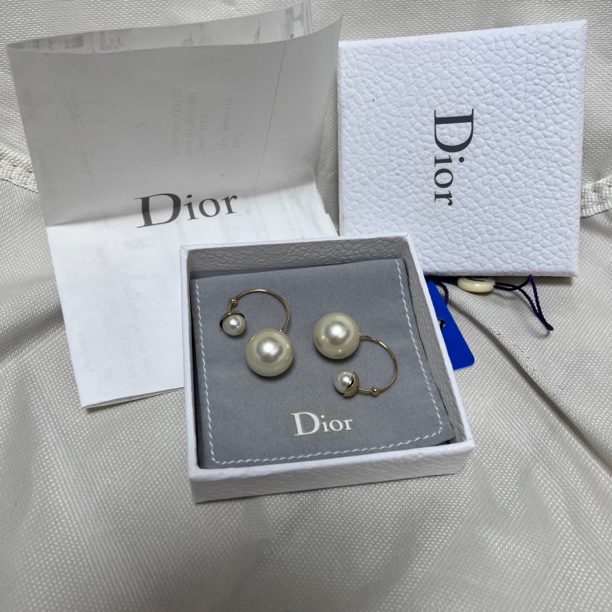 未使用 DIOR/迪奥 迪奥珍珠耳钉优雅气质款 鱼鱼
