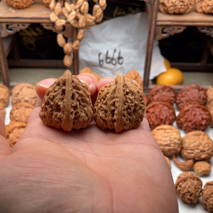 十***一吊坠文玩核桃南疆34