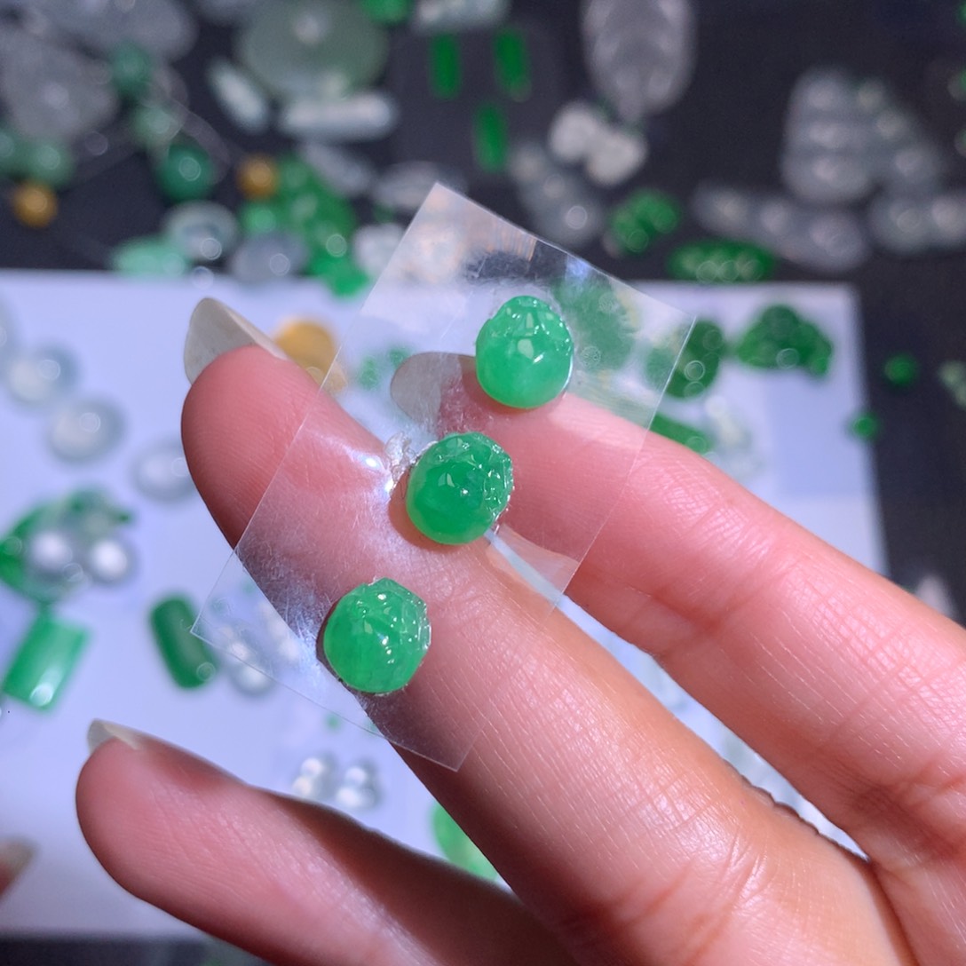 颈饰未镶嵌翡翠金蟾7.4-6.4-4.5