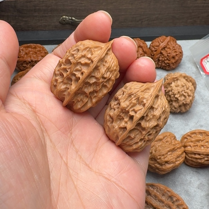 吊坠文玩核桃野生高尖鸡心29.29.41