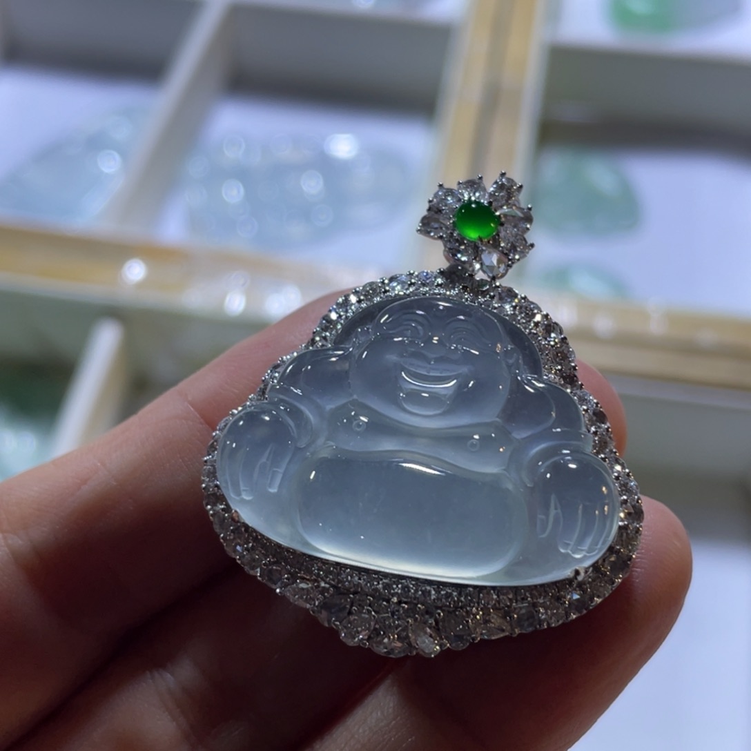 颈饰18K金镶嵌翡翠佛公