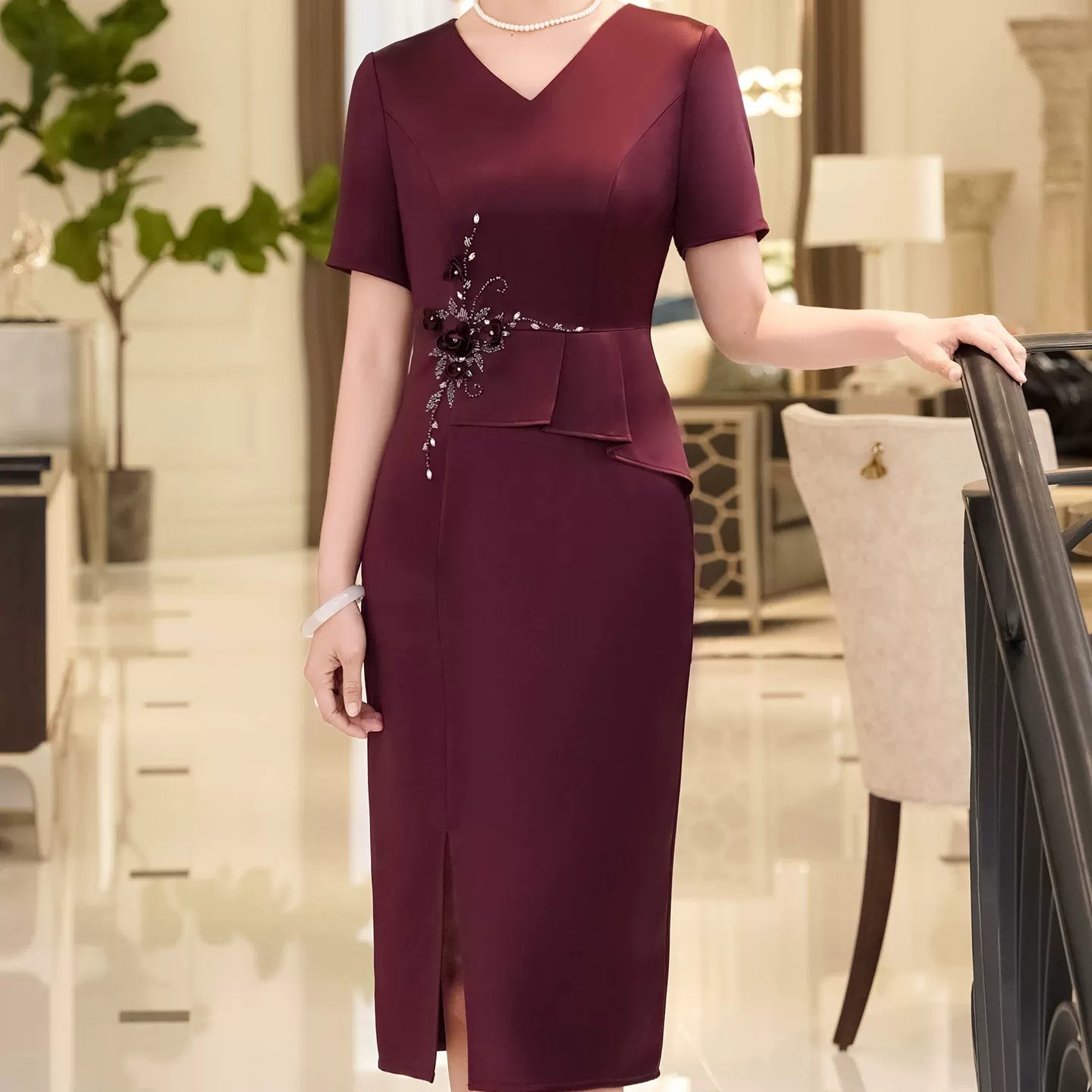 短袖气质V领裙子女夏天正式场合连衣裙2025新款女夏季轻奢高级感