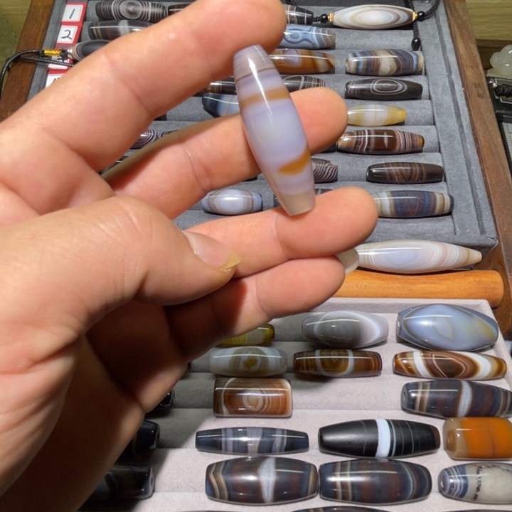 M***d玛瑙/玉髓未镶嵌颈饰