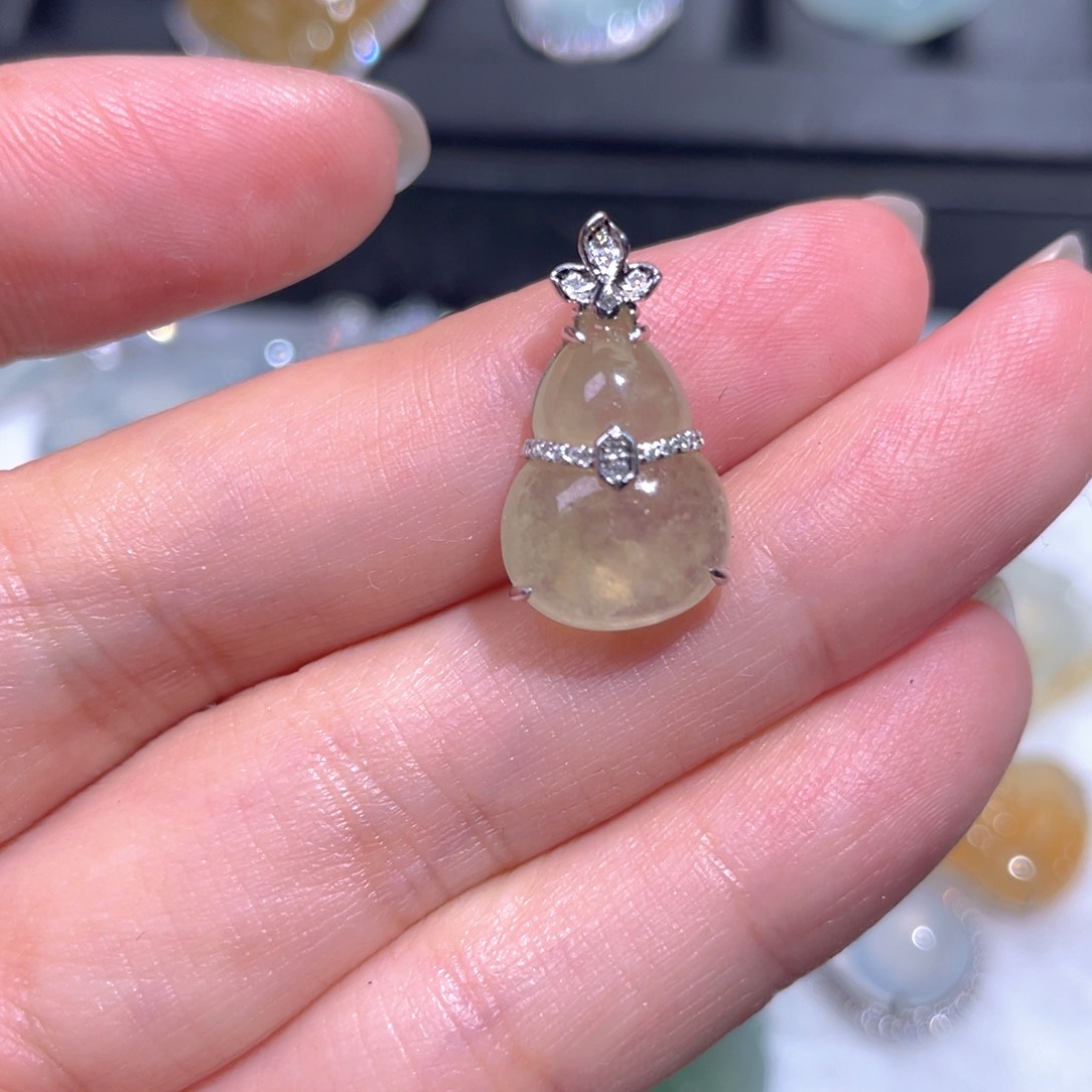 颈饰18K金镶嵌翡翠翡翠