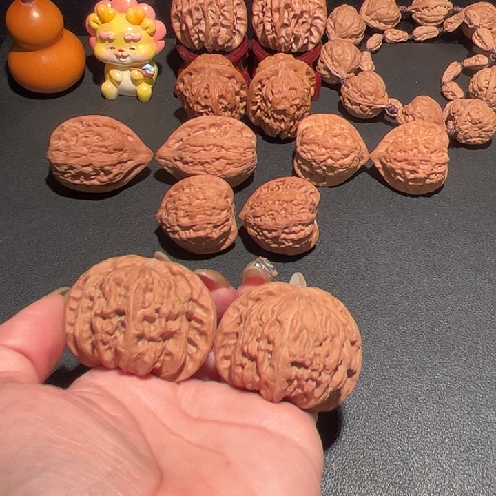 吊坠文玩核桃闷白