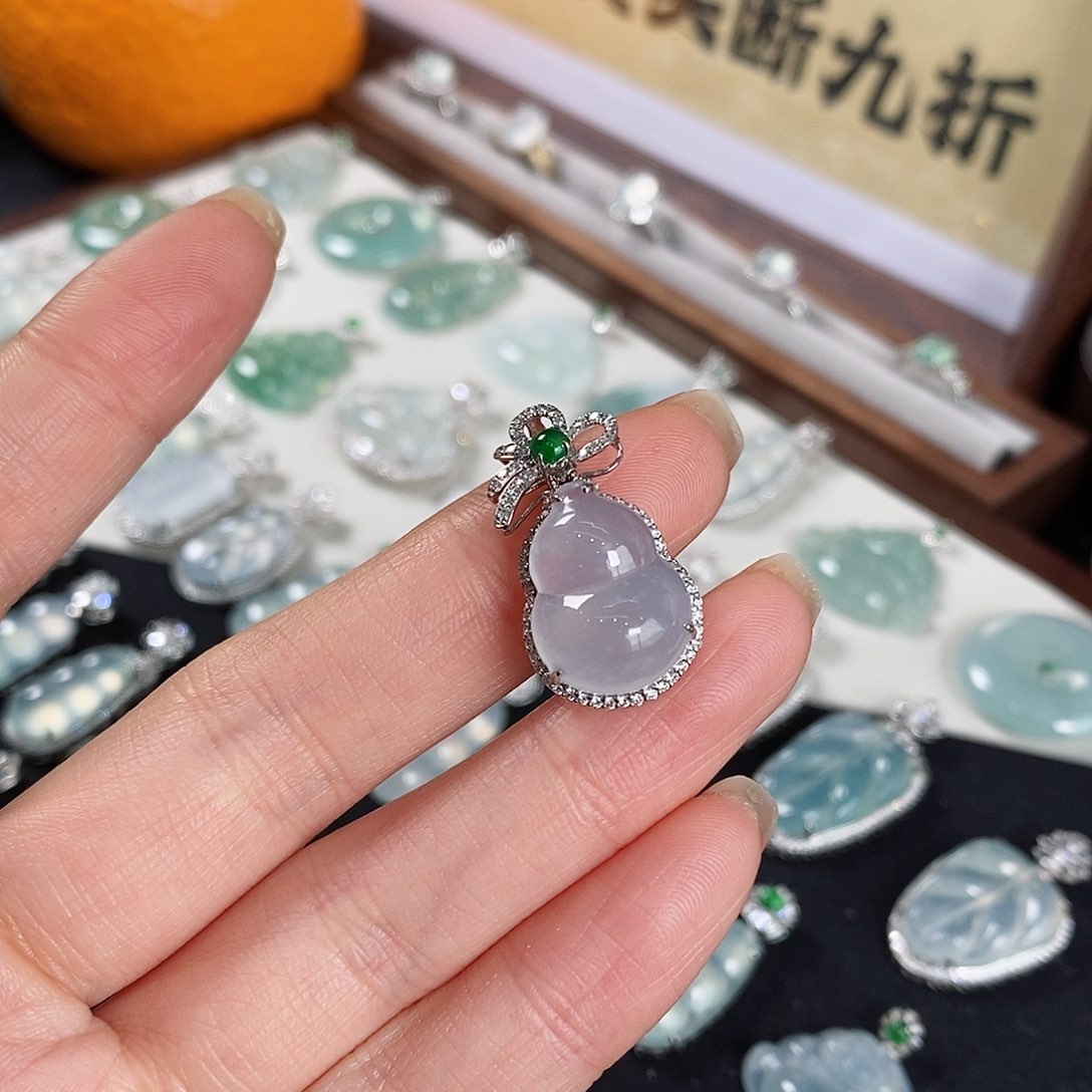 翡翠18K金镶嵌颈饰天然缅甸翡翠吊坠葫芦